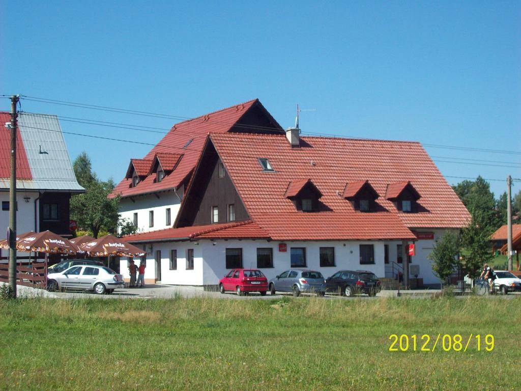 Hotel U Lip Trojanovice Френштат-под-Радгоштєм Екстер'єр фото